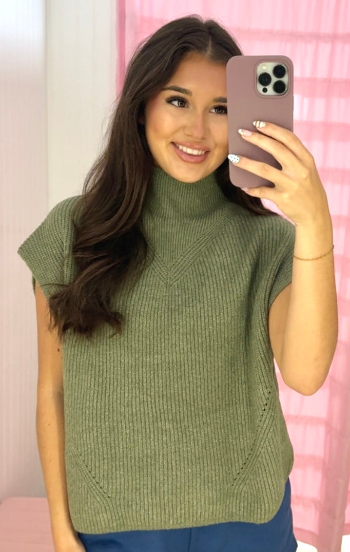 Green knit short sleeve top